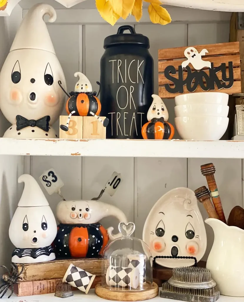 Cute Ghost Shelfie