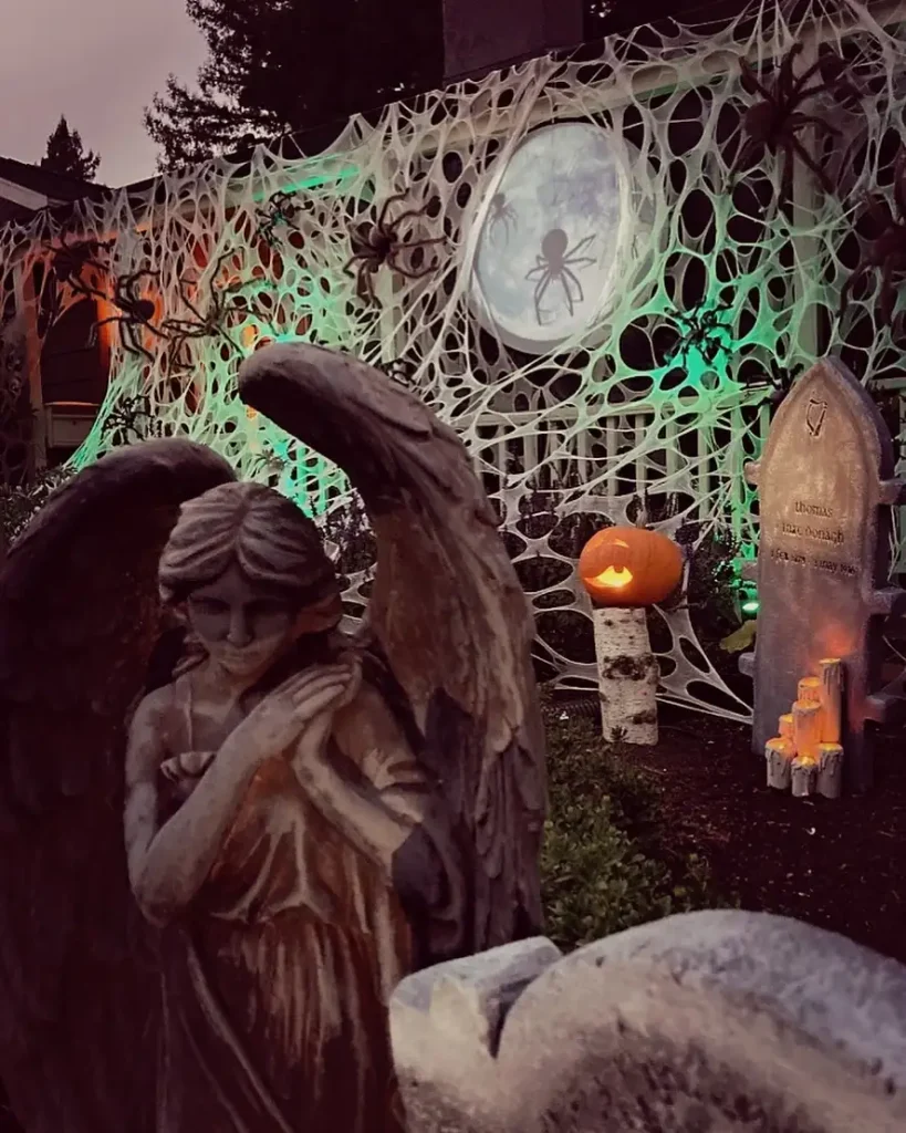 Graveyard Web Scene
