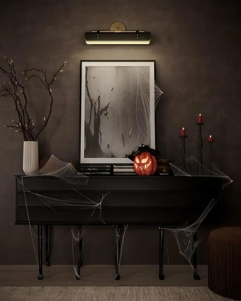 Moody + Minimal