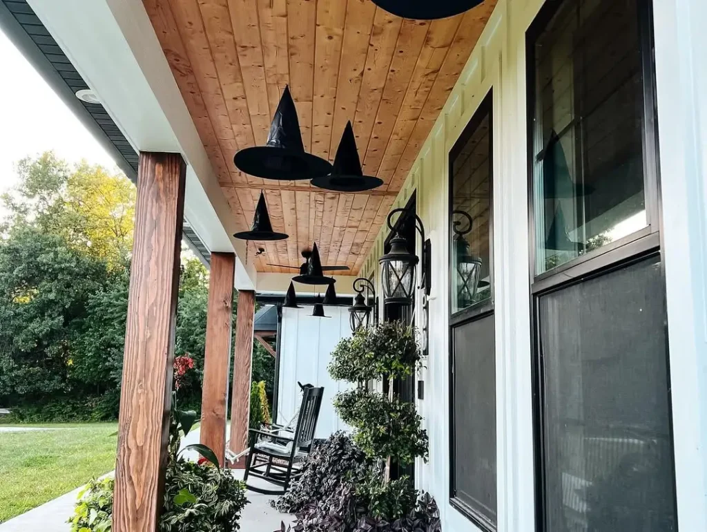 Porch of Floating Witches