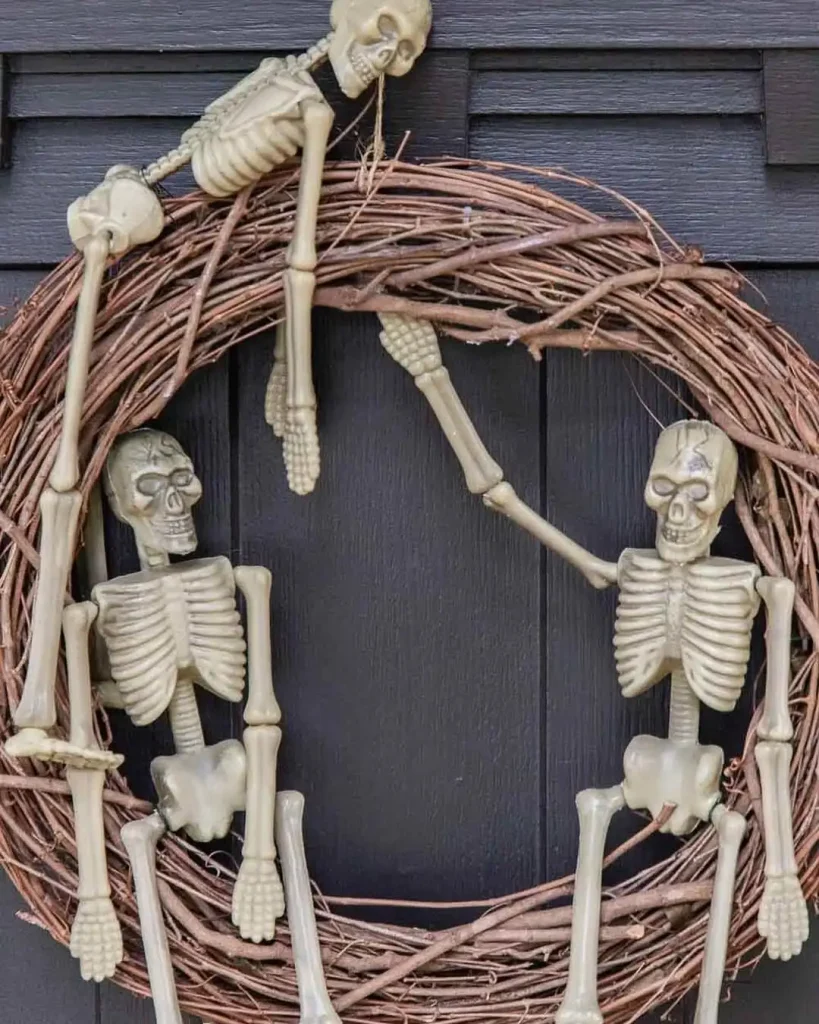 Skeleton Wreath Party