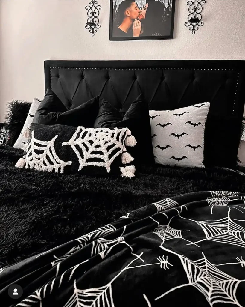 Webbed in Black
